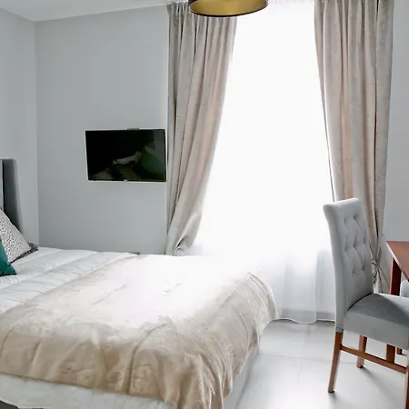 Appartement Elegant Center 7b *